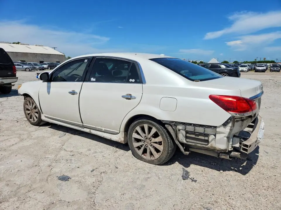 2011 TOYOTA AVALON   