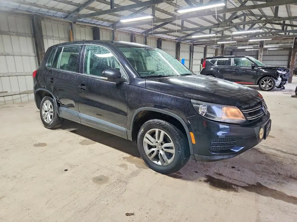 2014 VOLKSWAGEN TIGUAN S  