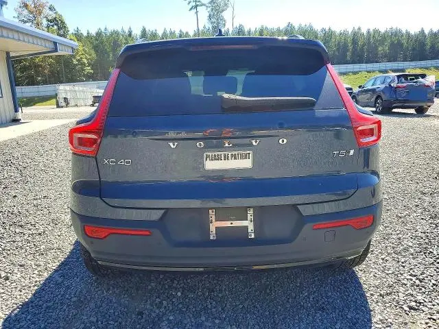 2022 VOLVO XC40 T5 R-DESIGN  