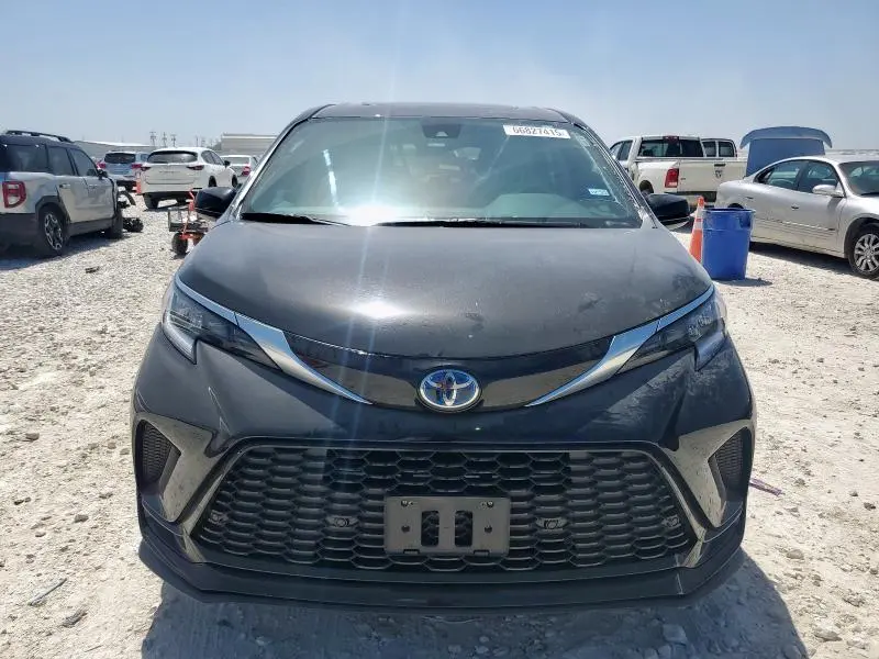 2024 TOYOTA SIENNA XSE  