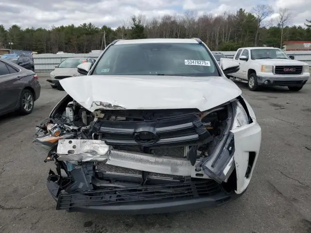 2019 TOYOTA HIGHLANDER SE