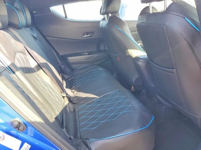 2019 TOYOTA C-HR XLE  