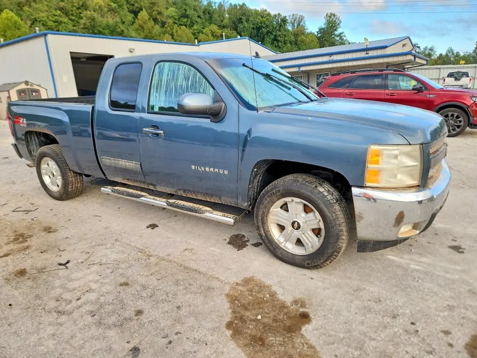 2011 CHEVROLET SILVERADO K1500 LT  