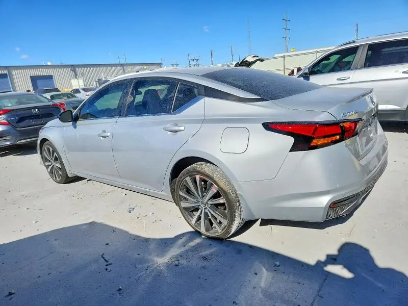 2022 NISSAN ALTIMA SR  