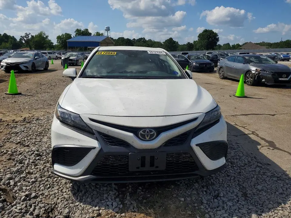 2024 TOYOTA CAMRY   