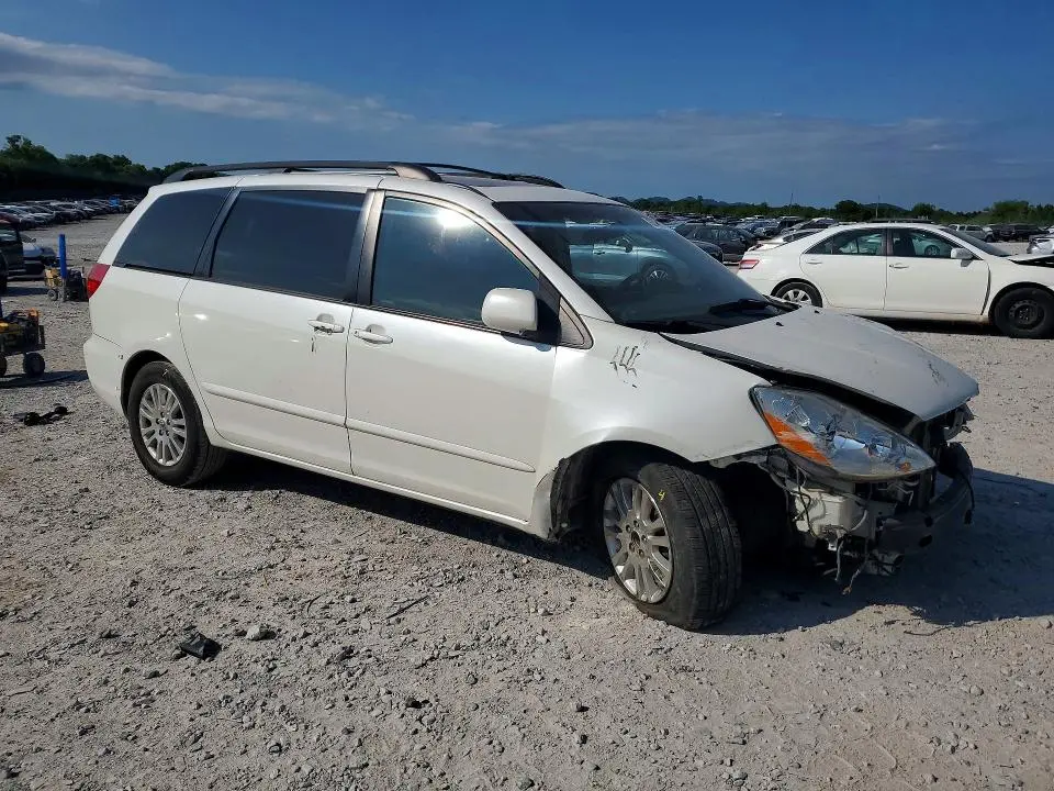 2010 TOYOTA SIENNA XLE  