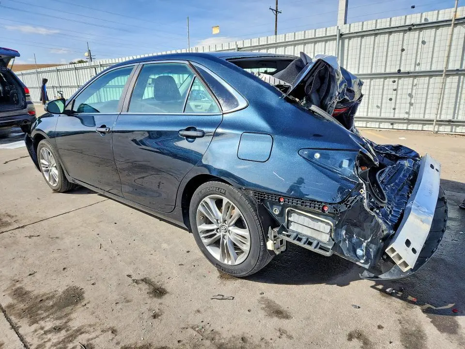 2016 TOYOTA CAMRY SE  