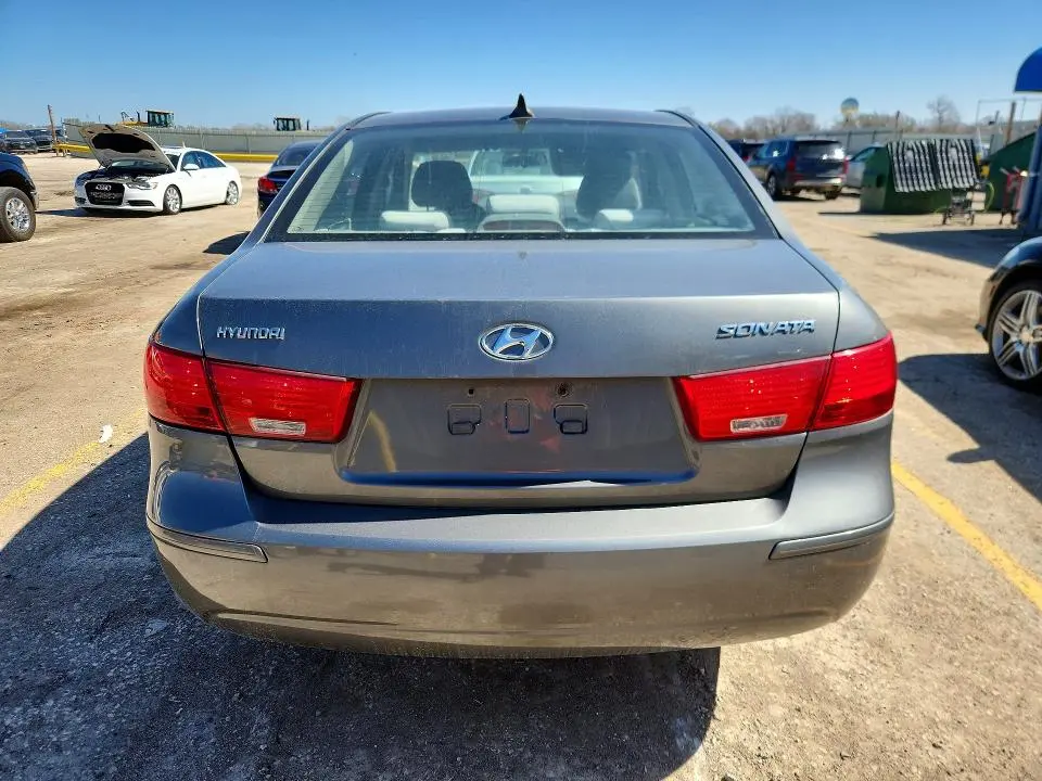 2010 HYUNDAI SONATA GLS  