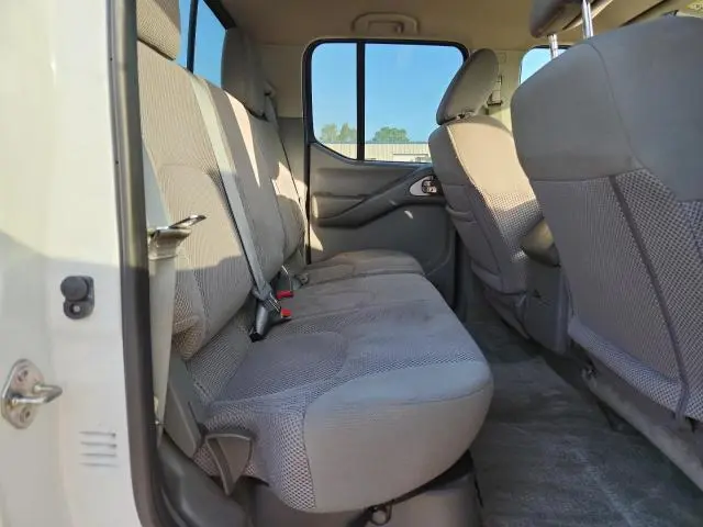 2017 NISSAN FRONTIER S  