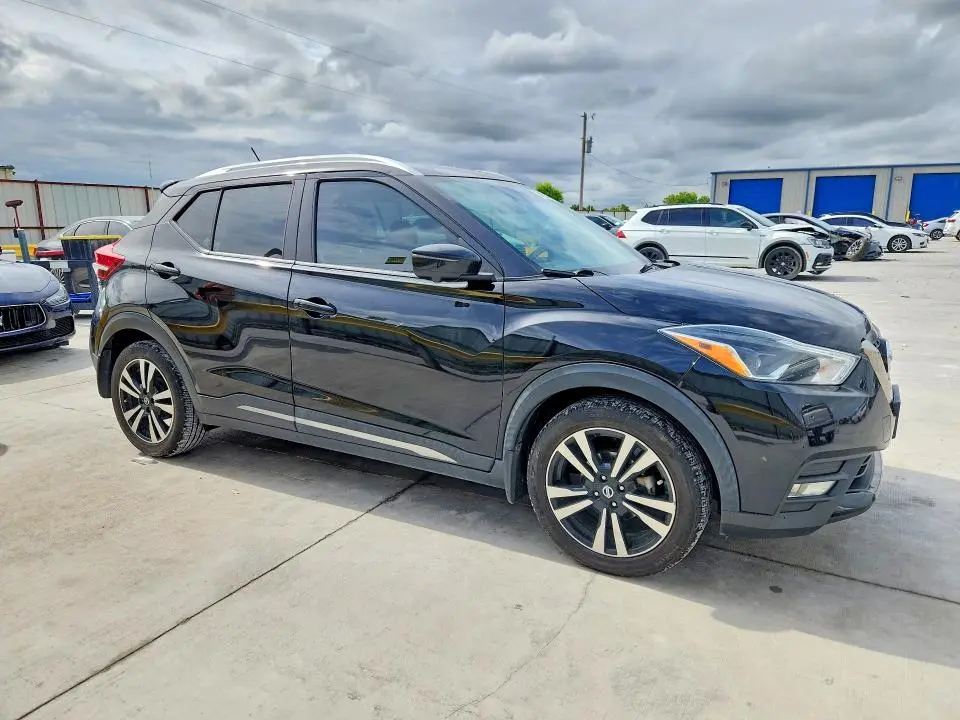 2020 NISSAN KICKS SR  