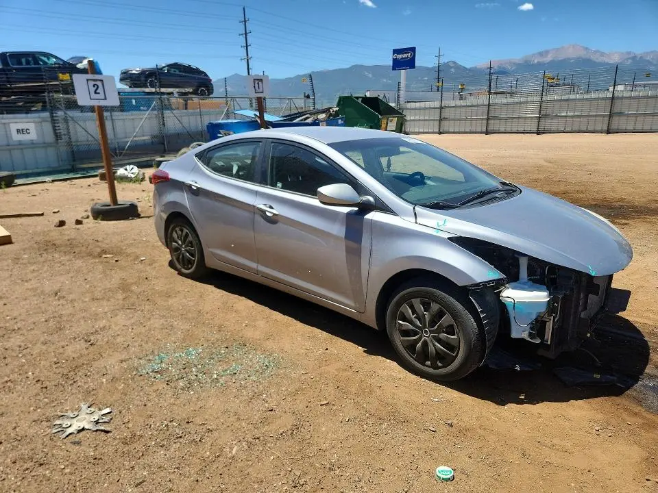 2016 HYUNDAI ELANTRA SE  