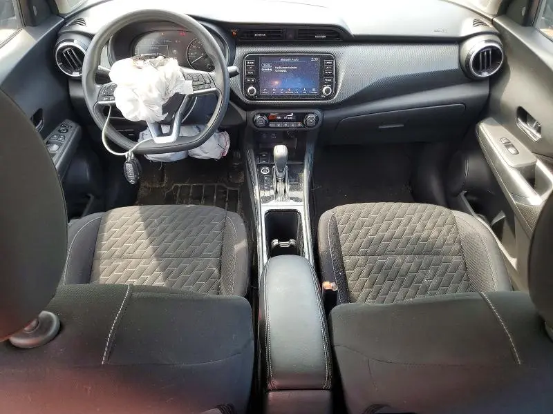 2021 NISSAN KICKS SV  