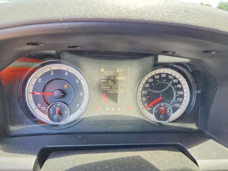 2016 RAM 1500 SLT  