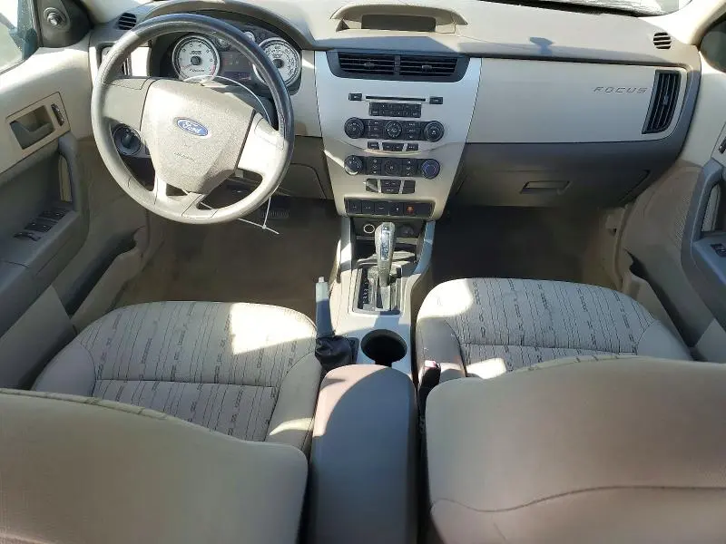2010 FORD FOCUS SE  
