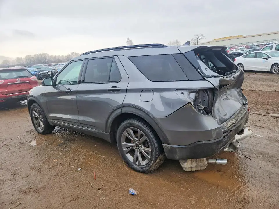 2021 FORD EXPLORER XLT  