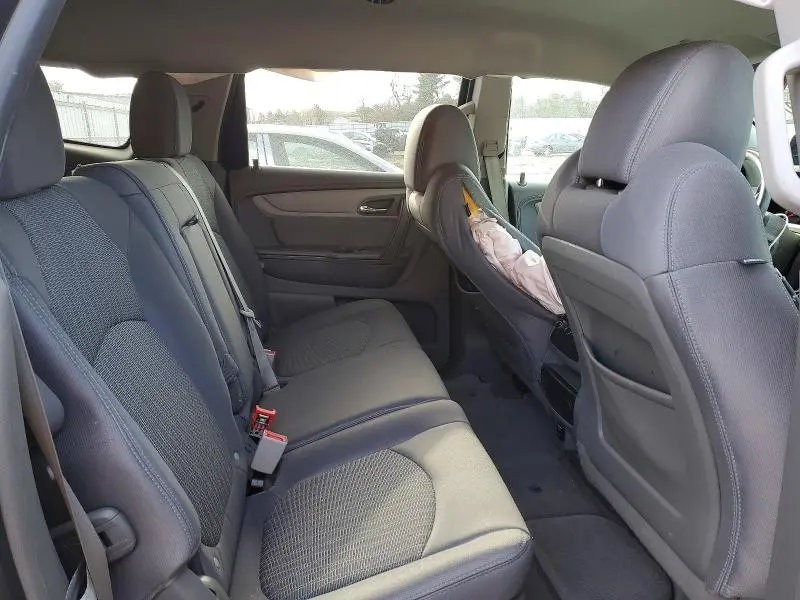 2015 CHEVROLET TRAVERSE LS  