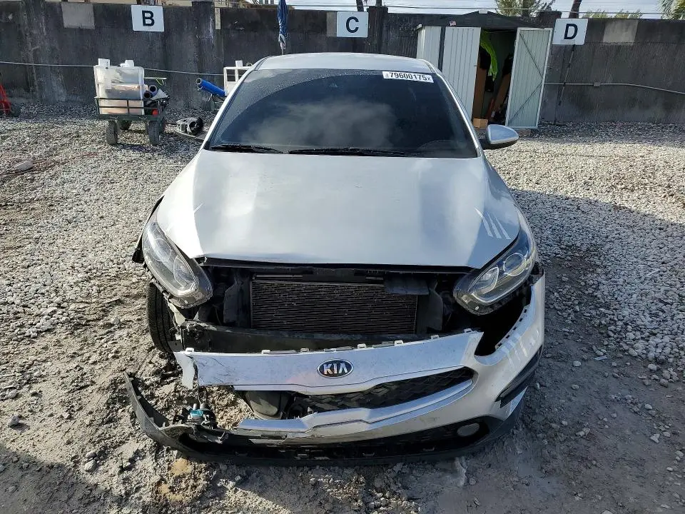 2021 KIA FORTE LXS  