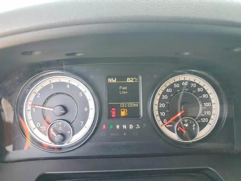 2016 RAM 1500 SLT  