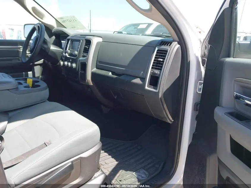 2019 RAM 1500 CLASSIC SLT  4X2 6'4 BOX