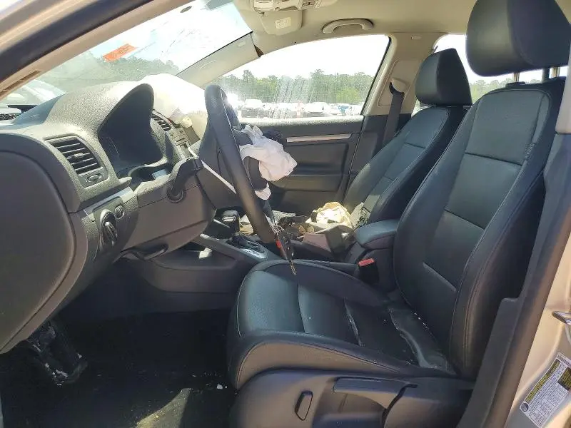 2010 VOLKSWAGEN JETTA LIMITED  