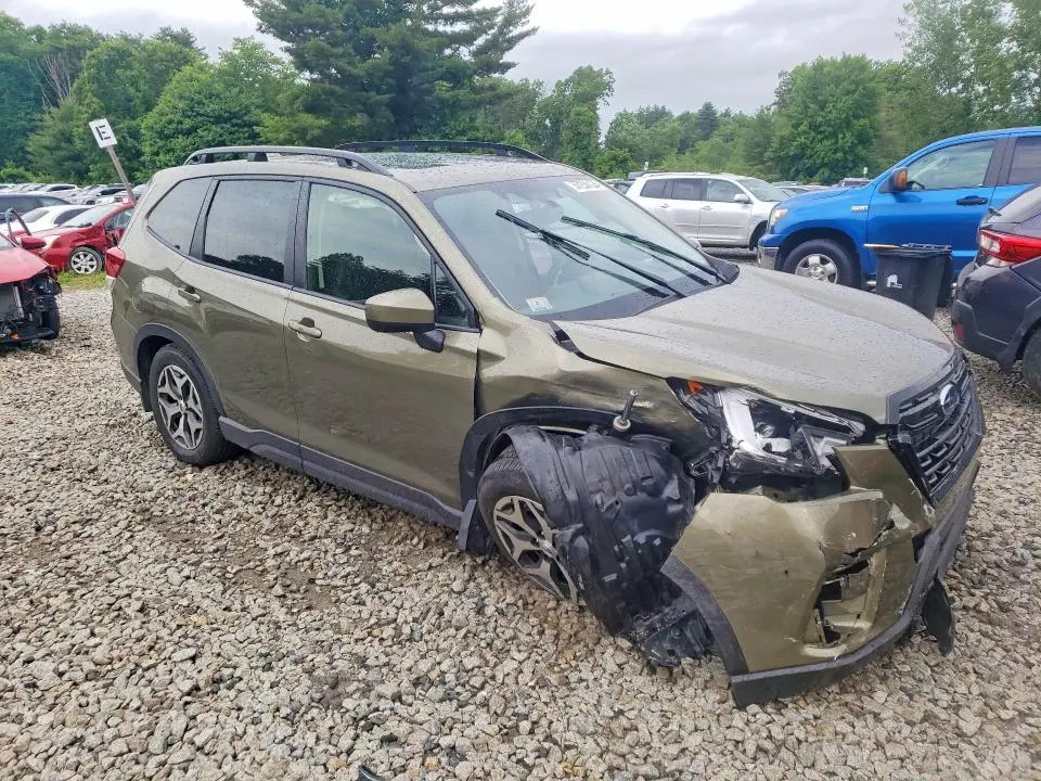 2022 SUBARU FORESTER PREMIUM  