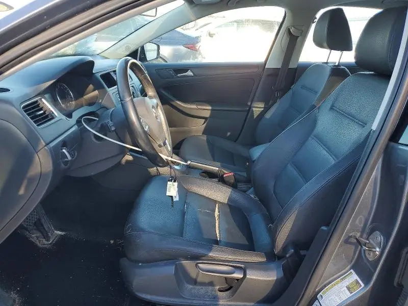 2012 VOLKSWAGEN JETTA SE  