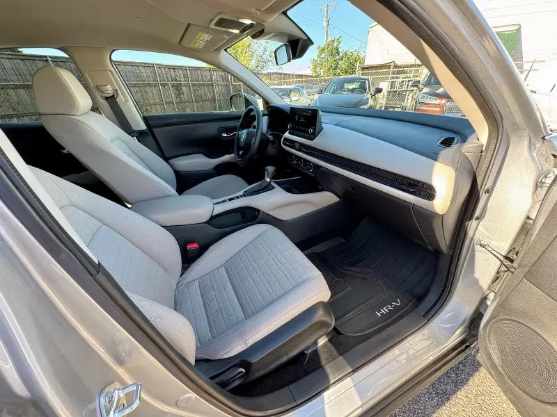 2025 HONDA HR-V LX  