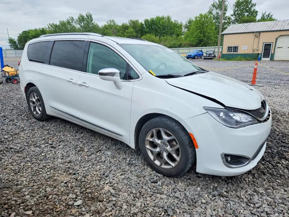 2018 CHRYSLER PACIFICA LIMITED  