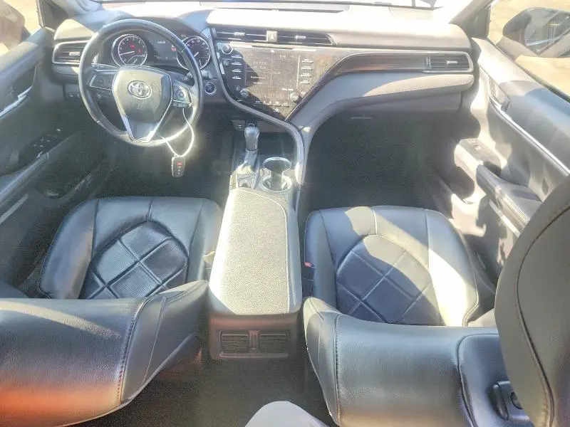 2019 TOYOTA CAMRY XLE V6  