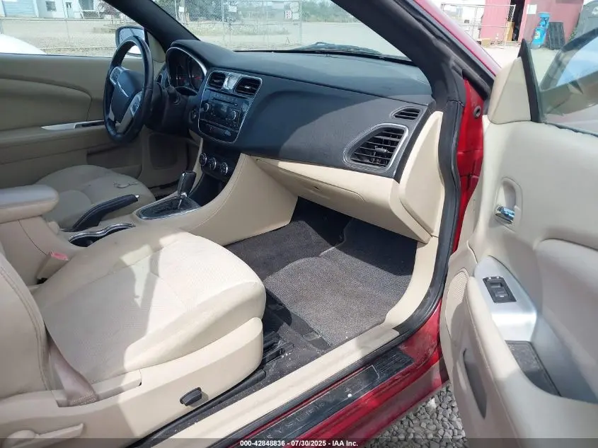 2014 CHRYSLER 200 TOURING