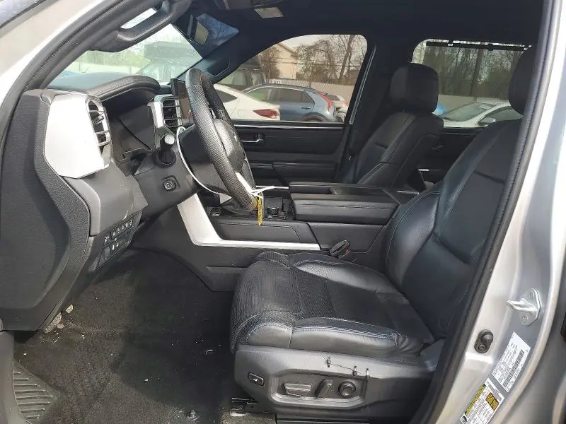 2024 TOYOTA TUNDRA PLATINUM  
