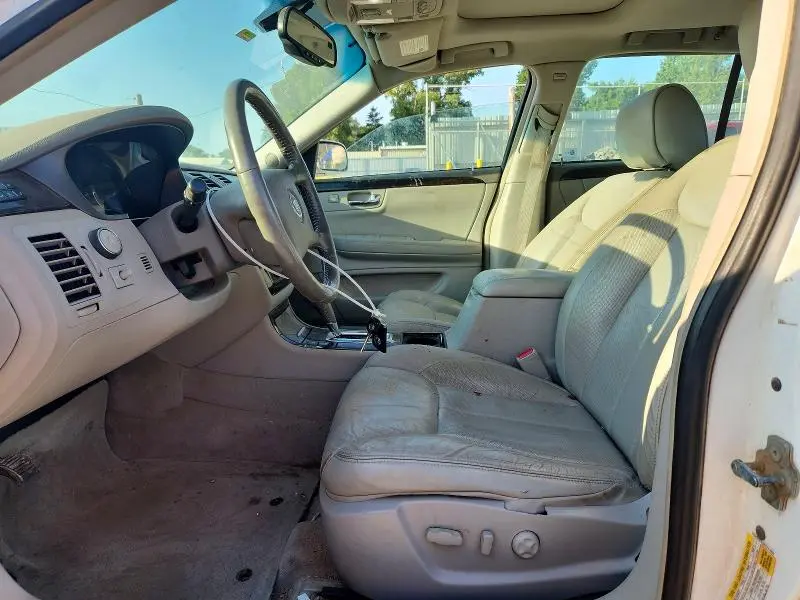 2010 CADILLAC DTS LUXURY COLLECTION  