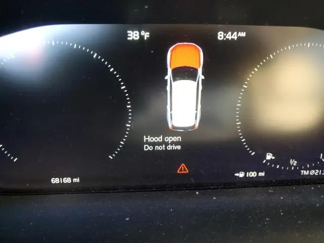 2020 VOLVO XC90 T6 MOMENTUM  