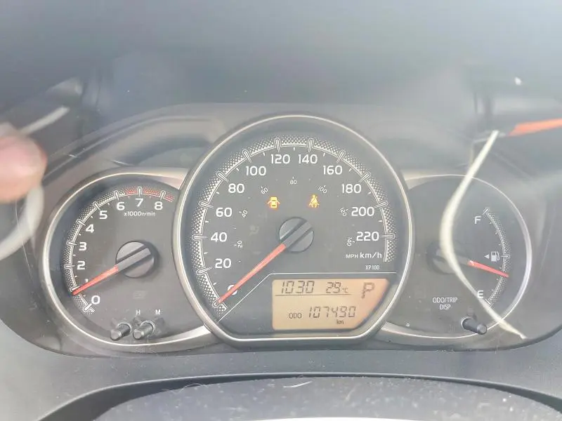 2015 TOYOTA YARIS 5-DOOR L  