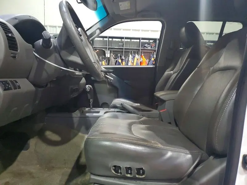 2016 NISSAN FRONTIER SL  
