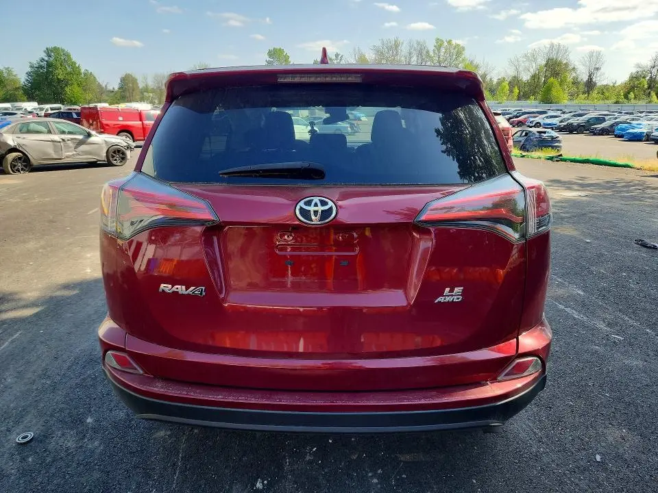 2018 TOYOTA RAV4 LE  
