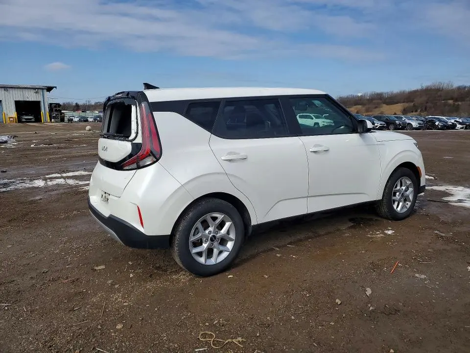 2025 KIA SOUL LX  