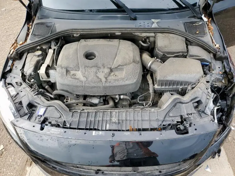 2017 VOLVO V60 T5 PREMIER  