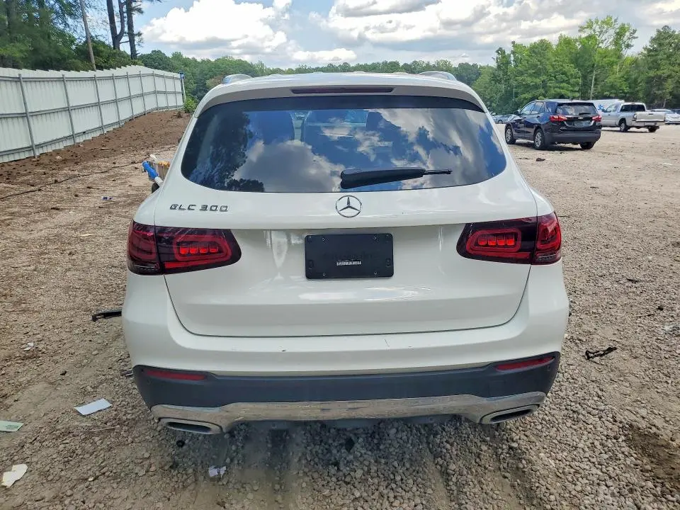 2022 MERCEDES-BENZ GLC 300  