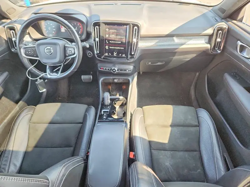 2020 VOLVO XC40 T5 R-DESIGN  