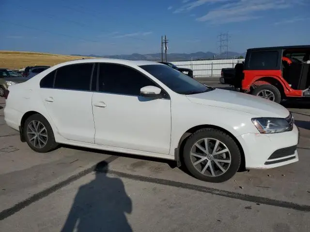 2017 VOLKSWAGEN JETTA SE  