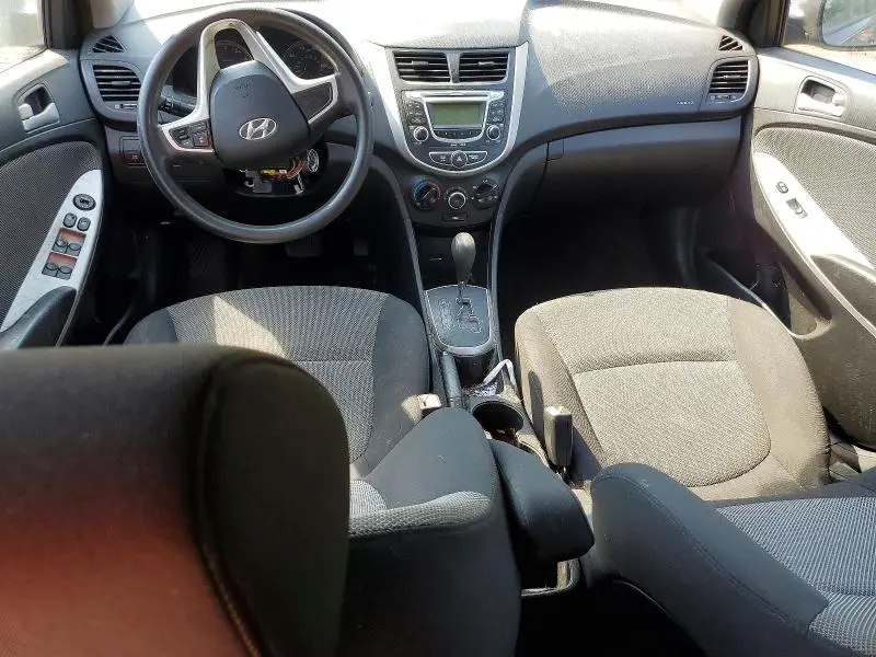 2012 HYUNDAI ACCENT GS  