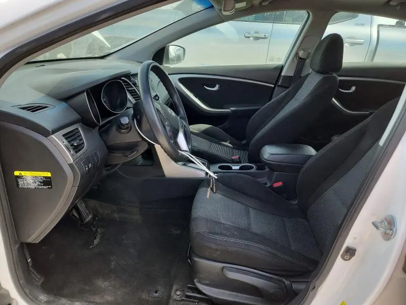 2017 HYUNDAI ELANTRA 4D   