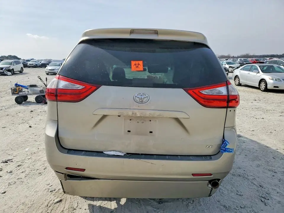 2015 TOYOTA SIENNA LE  