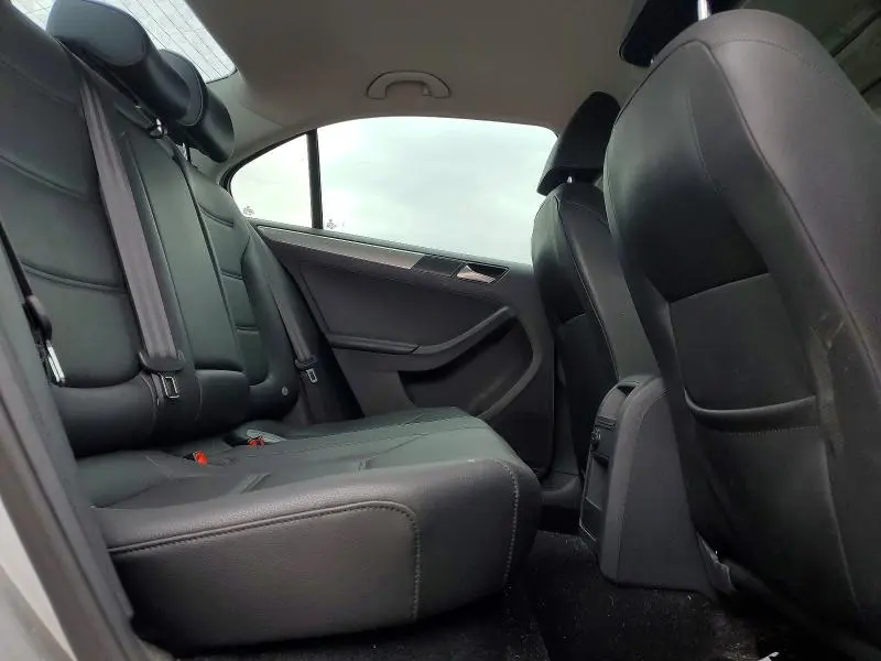 2016 VOLKSWAGEN JETTA SE  