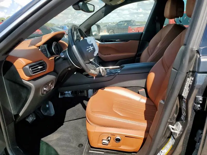 2022 MASERATI LEVANTE BASE  