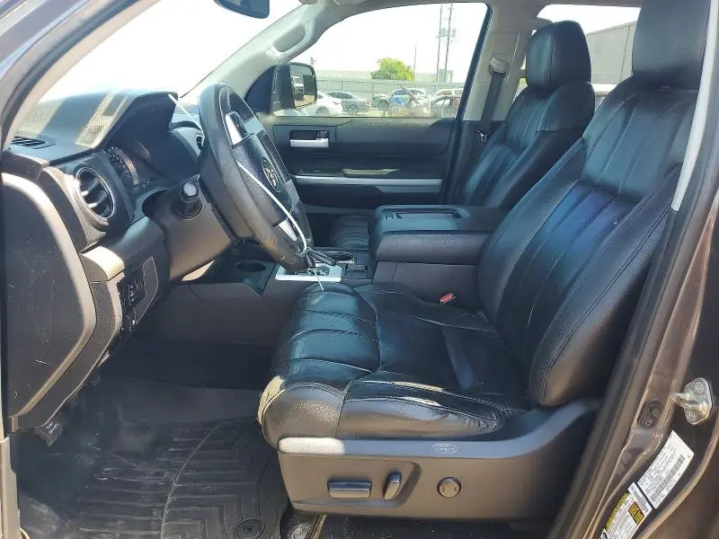 2017 TOYOTA TUNDRA SR5  