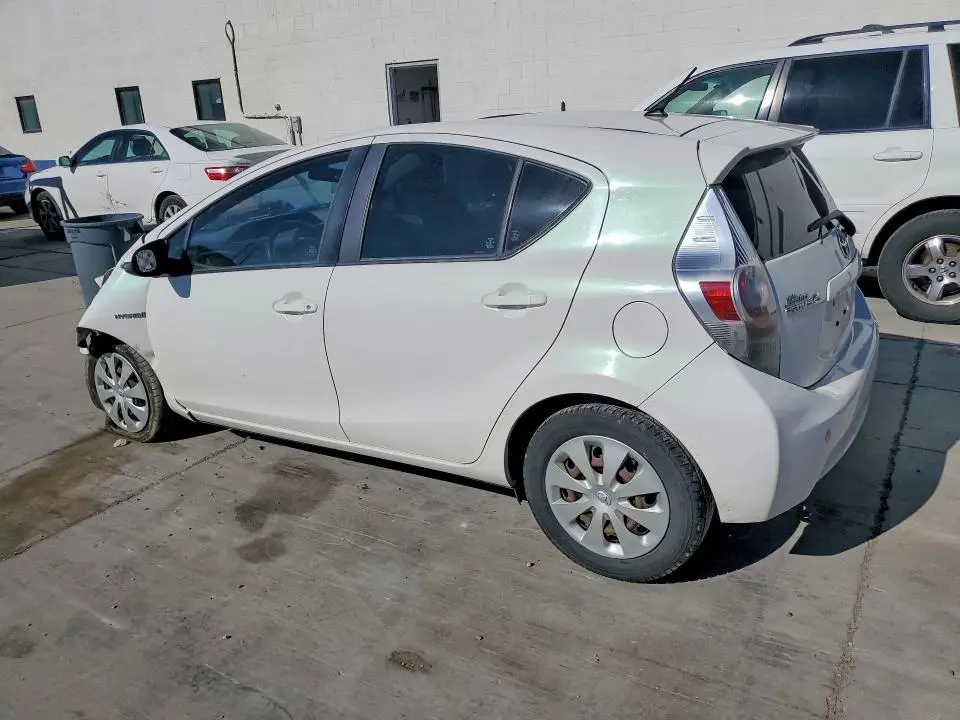 2013 TOYOTA PRIUS C TWO  