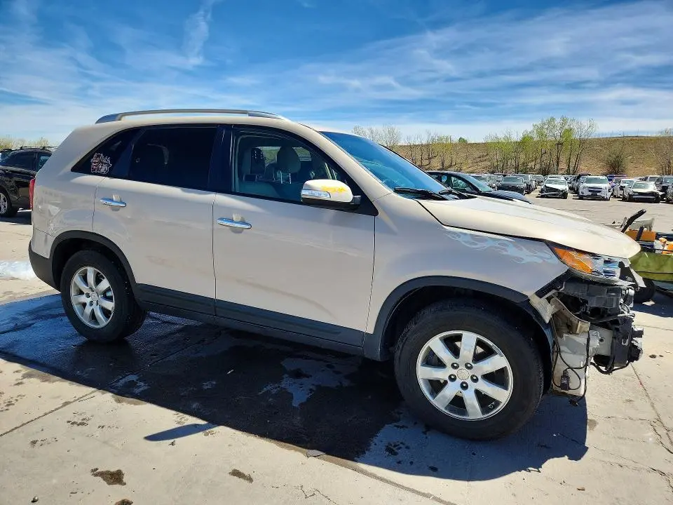 2011 KIA SORENTO LX  