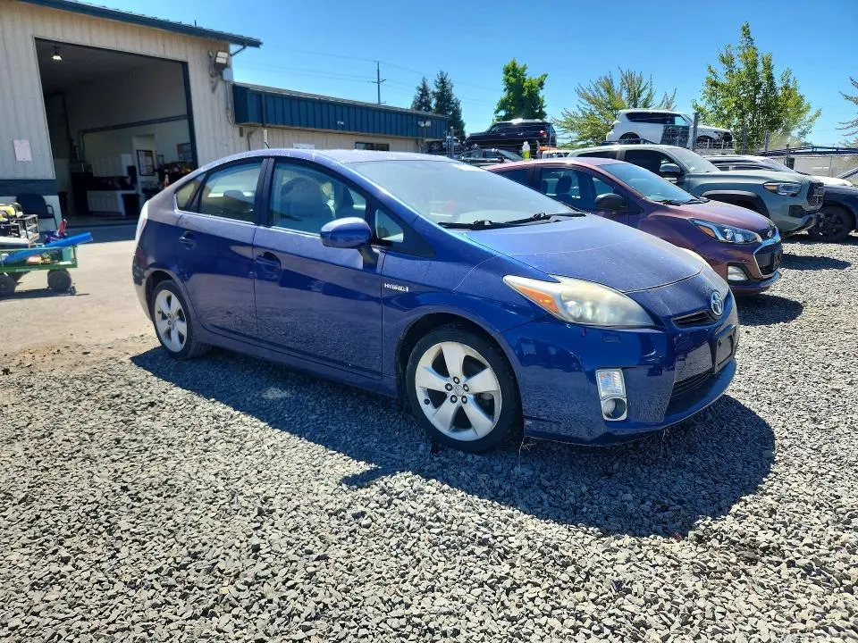 2010 TOYOTA PRIUS V  